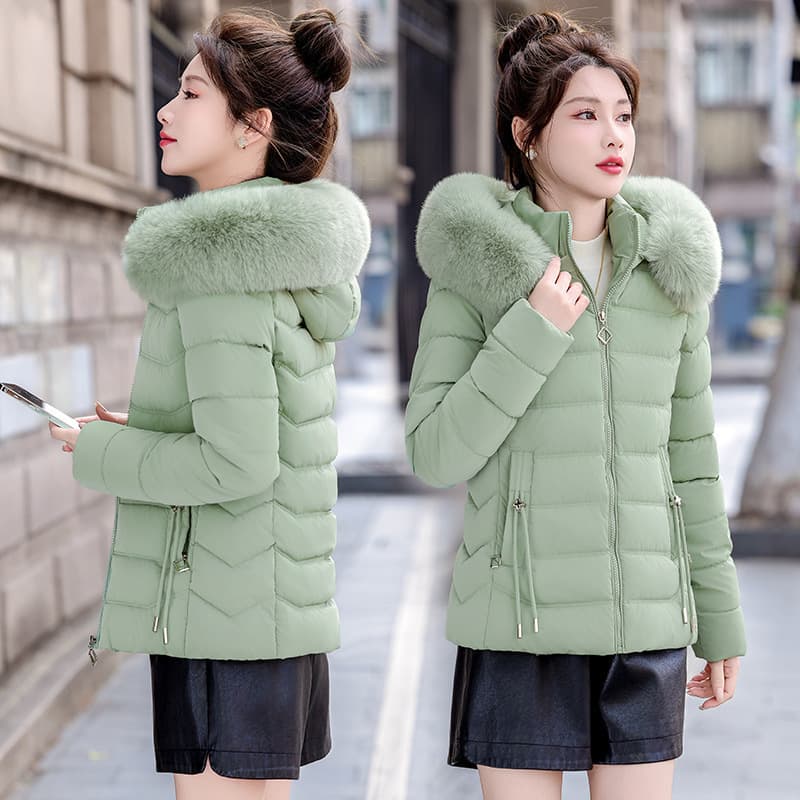 Women's Short Puffer Jacket 2025 Winter New Slim Fit Warm Thick Faux Fur Collar Coat