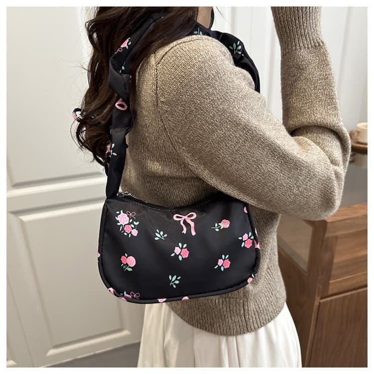 Stylish Women's Handbag 2026 Spring New Arrival Commuter Underarm Bag Fashionable Minimalist Niche Design Shoulder Crossbody Bag
