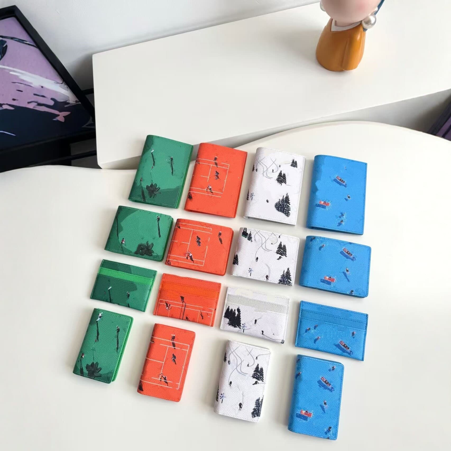 Cross-border wallet animal and plant travel passport holder wallet card holder passport cover printed short half-fold men's document bag