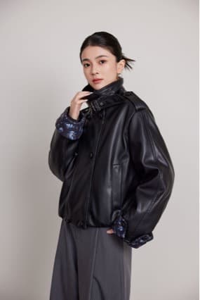 Retro Fashion Lapel Leather Jacket for Women Short Style 2025 Winter New Loose Fit Petite Leather Puffer Coat