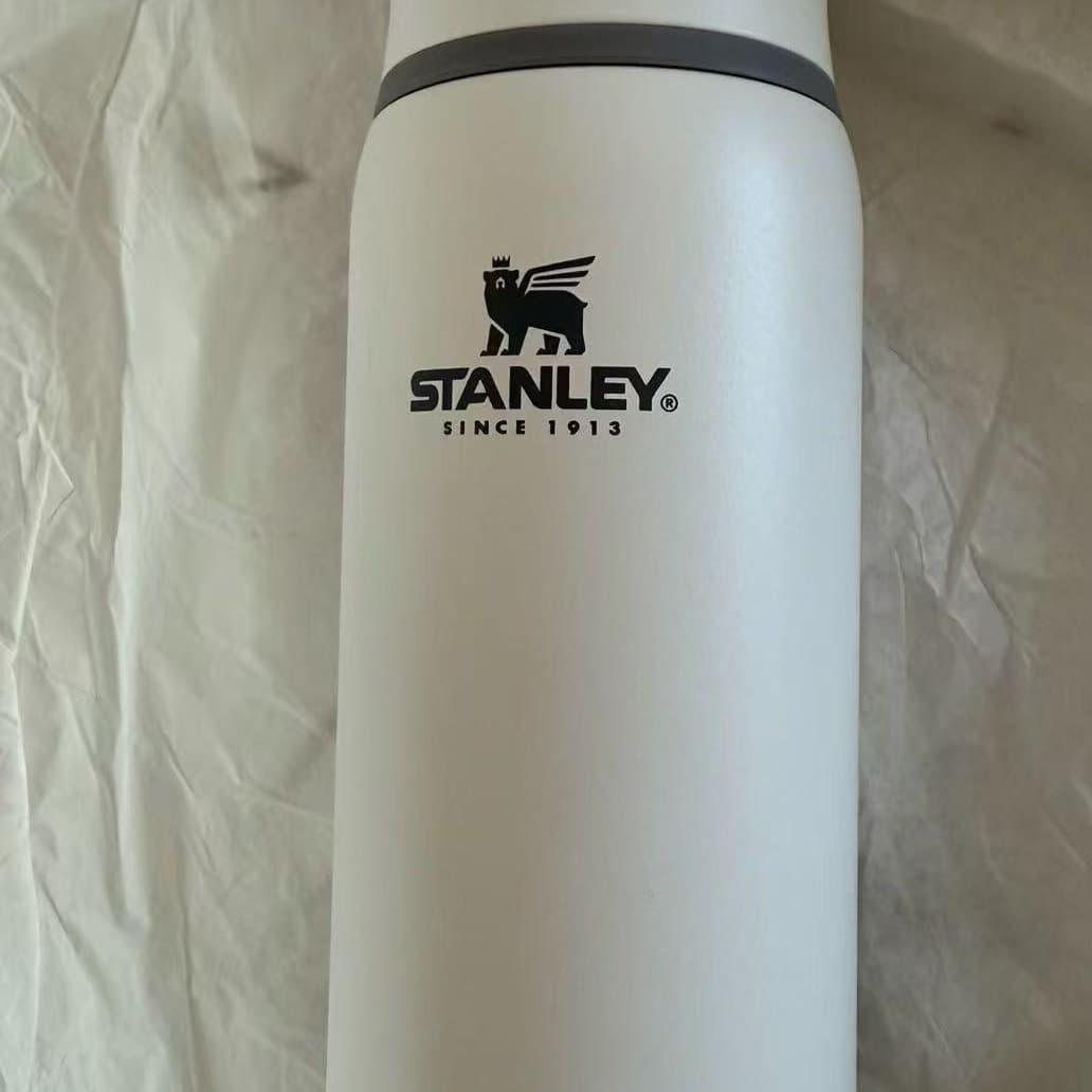 STANLEY thermos cup 304 stainless steel vacuum thermos bottle portable outdoor sports water bottle large capacity design