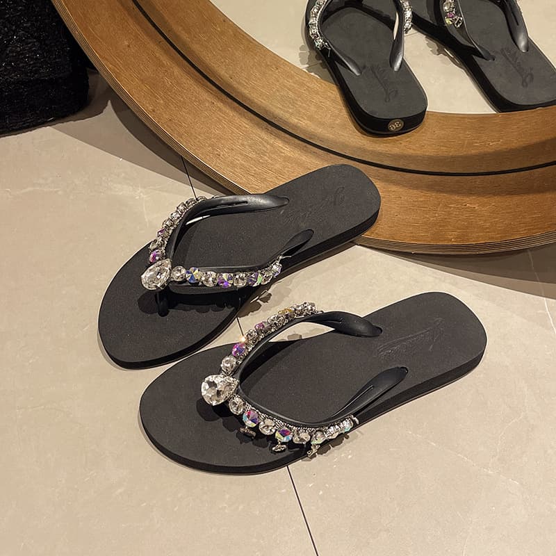 ins 2025 Summer New Resort Style Rhinestone Pendant Flat Flip Flops for Women Beach Sandals
