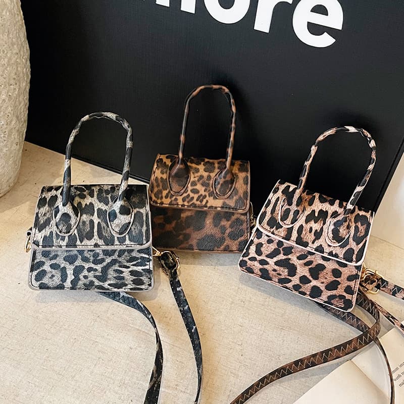 2025 New Fashion Elegant Leopard Print European and American Retro Trendy Casual Handheld Single Shoulder Crossbody Women’s Small Square Bag