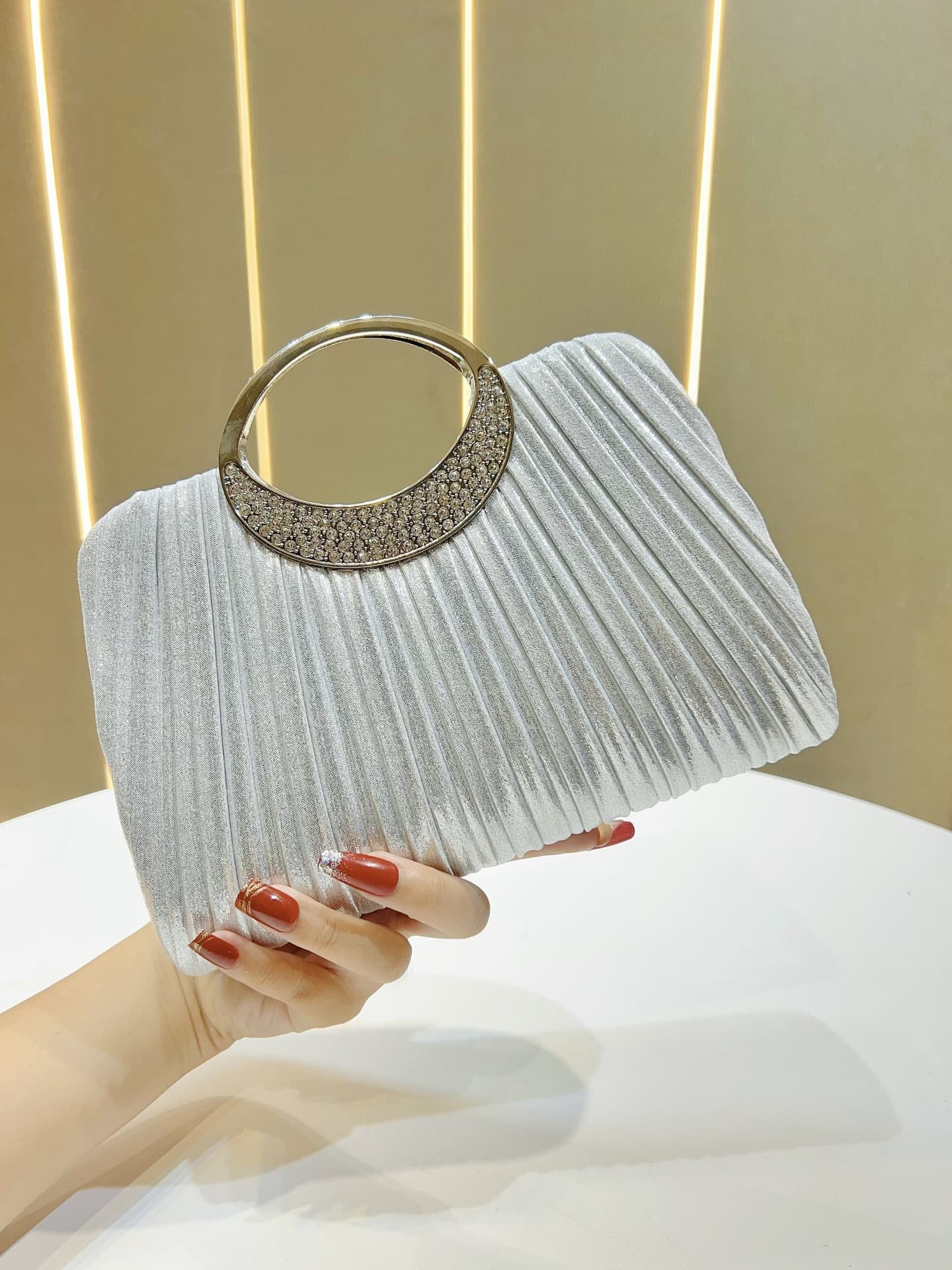 New crossbody dinner bag, pleated portable banquet bag, romantic wedding bag, KTV evening bag, dress bag, party bag