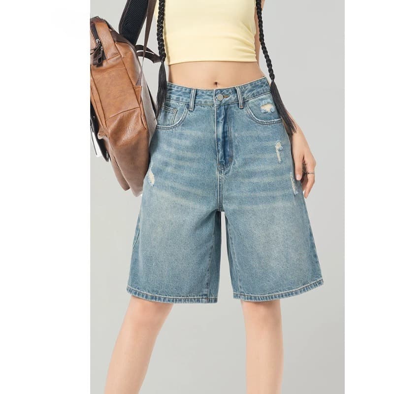 Vintage Blue Straight-Leg Denim Shorts for Women Summer 2026 New Loose High-Street Design Wide-Leg Mid-Length Pants