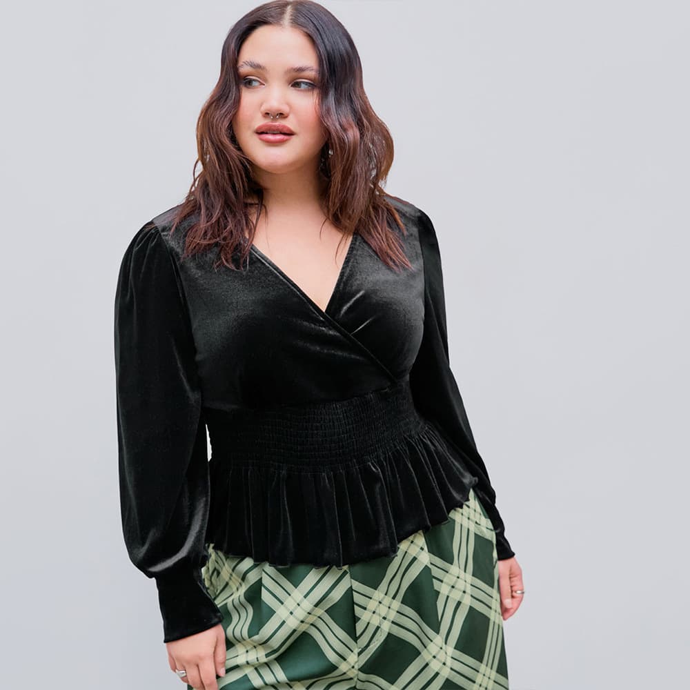 2026 Amazon International Plus Size Women's V-Neck Velvet T-Shirt Spring/Summer Elegant Slim Fit Long Sleeve Top