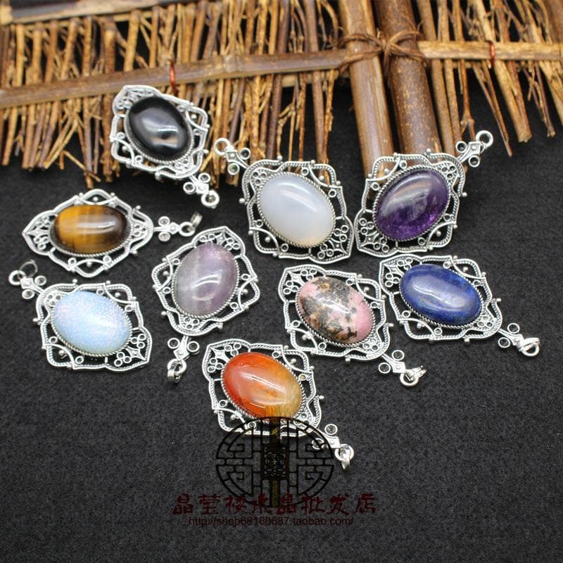 European and American Jewelry: Men and Women Retro Palace Style Hollow Crystal Rhodochrosite Pendant O-necklace