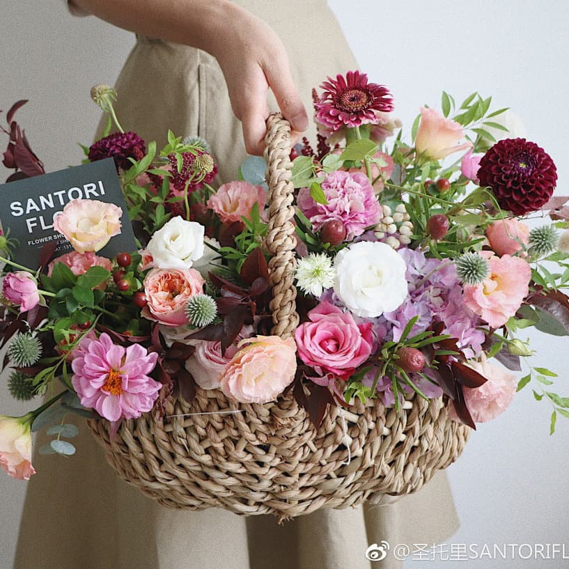Handwoven Wicker Flower Basket for Living Room Fruit Basket Eco-Friendly Handcrafted Home Decor