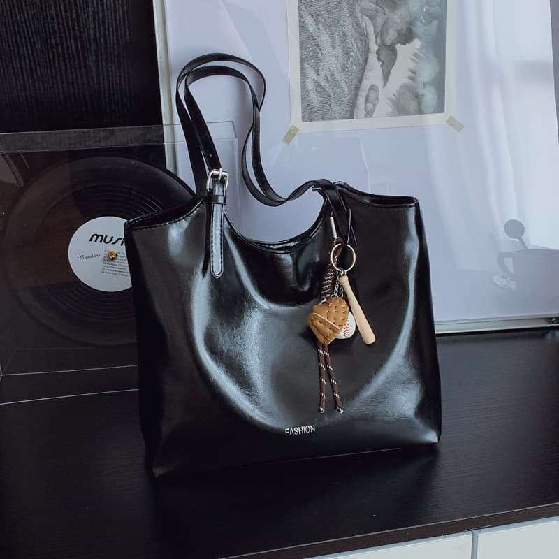 Commuting to work solid color shiny leather versatile tote bag for women retro casual personality new temperament shoulder bag