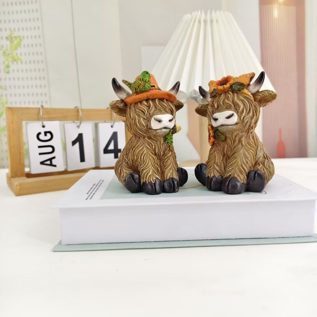 Cross-border temu highland yak resin crafts ornaments simulated animals Easter decoration home furnishings