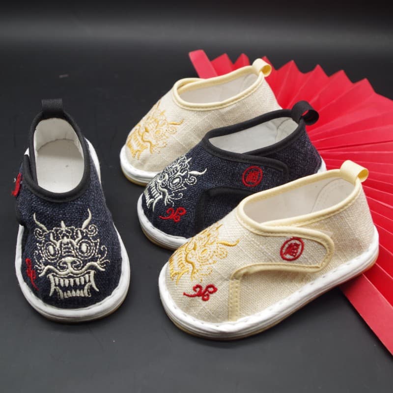 Baby handmade cloth shoes, tiger head shoes, traditional cotton fabric, multi-layer sole, sweat-absorbent and odor-resistant, suitable for first-year-olds and toddlers.