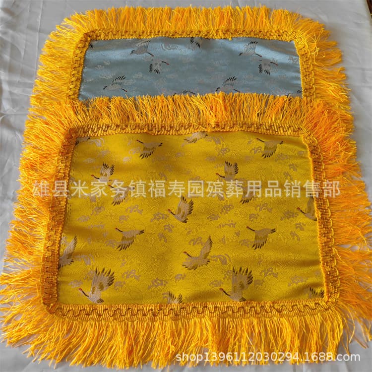 Large Gold-Spread Silver-Covered Quilts, Urn Embroidered Fringed Cover Sets, Carpet Wraps, Five-Piece Urn Protection Kits