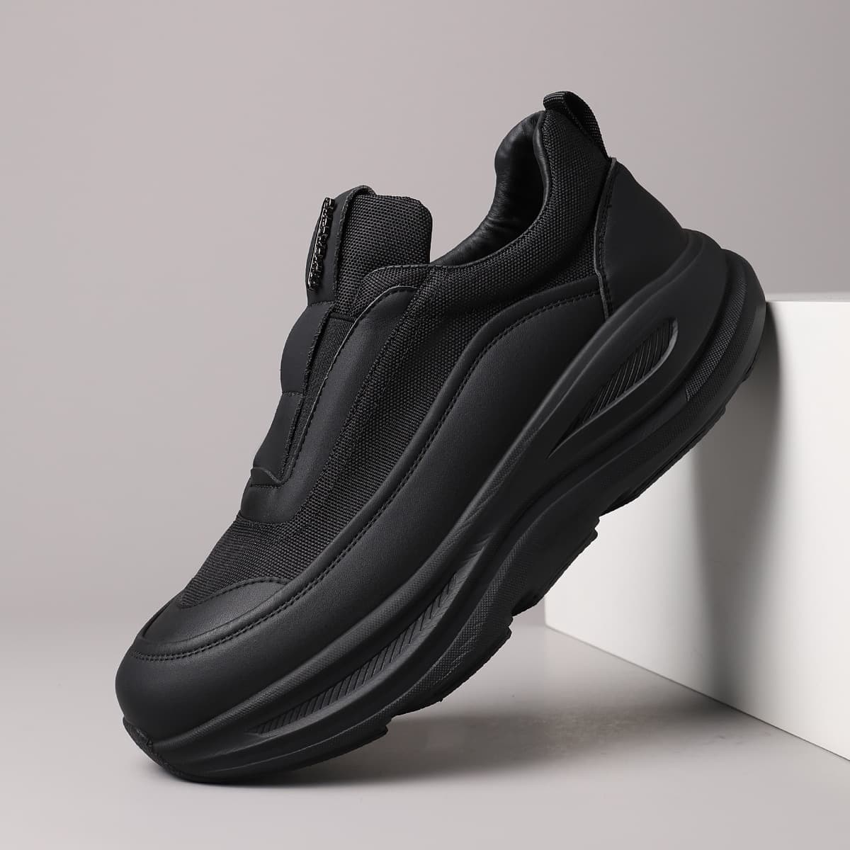 Men's Shoes 2026 New Slip-On Fashion Casual Shoes Men's Lightweight Thick-soled Mesh Breathable Sports Outdoor Shoes