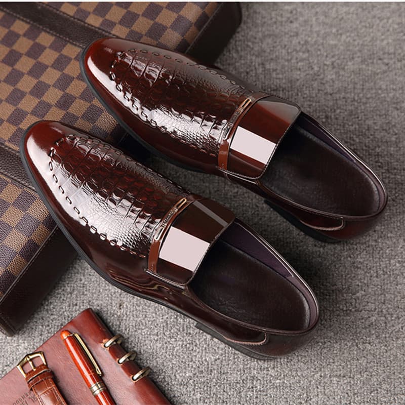 Extra Large Size Fashion Pointed Toe Fitted Leather Shoes for Men, Cross-border Crocodile Texture, Patent Leather Business Shoes