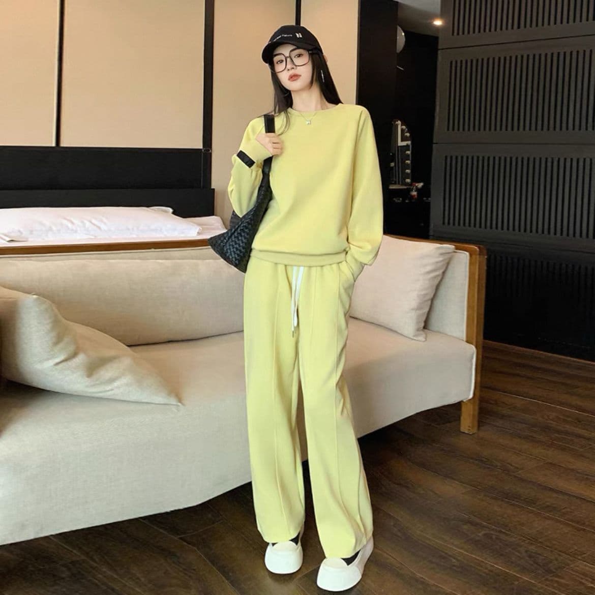 Yellow Hoodie and Sweatpants Casual Sportswear Set for Women, Spring and Autumn Style, Simple and Fashionable, Loose and Relaxed Fit Two-Piece Set