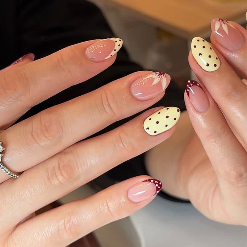 Cross-Border Hot Almond Polka Dot Creamy Yellow Gentle French Daily Simple Style 24pcs Boxed Press-On Nails Factory Wholesale