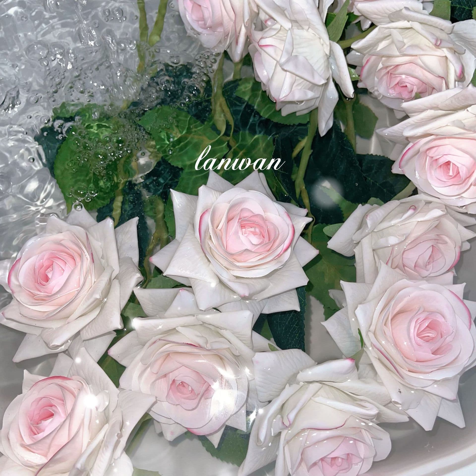 Wedding simulation flowers wholesale hand feeling moisturizing rose ins style simulation bouquet home decoration ornaments bouquet fake flowers