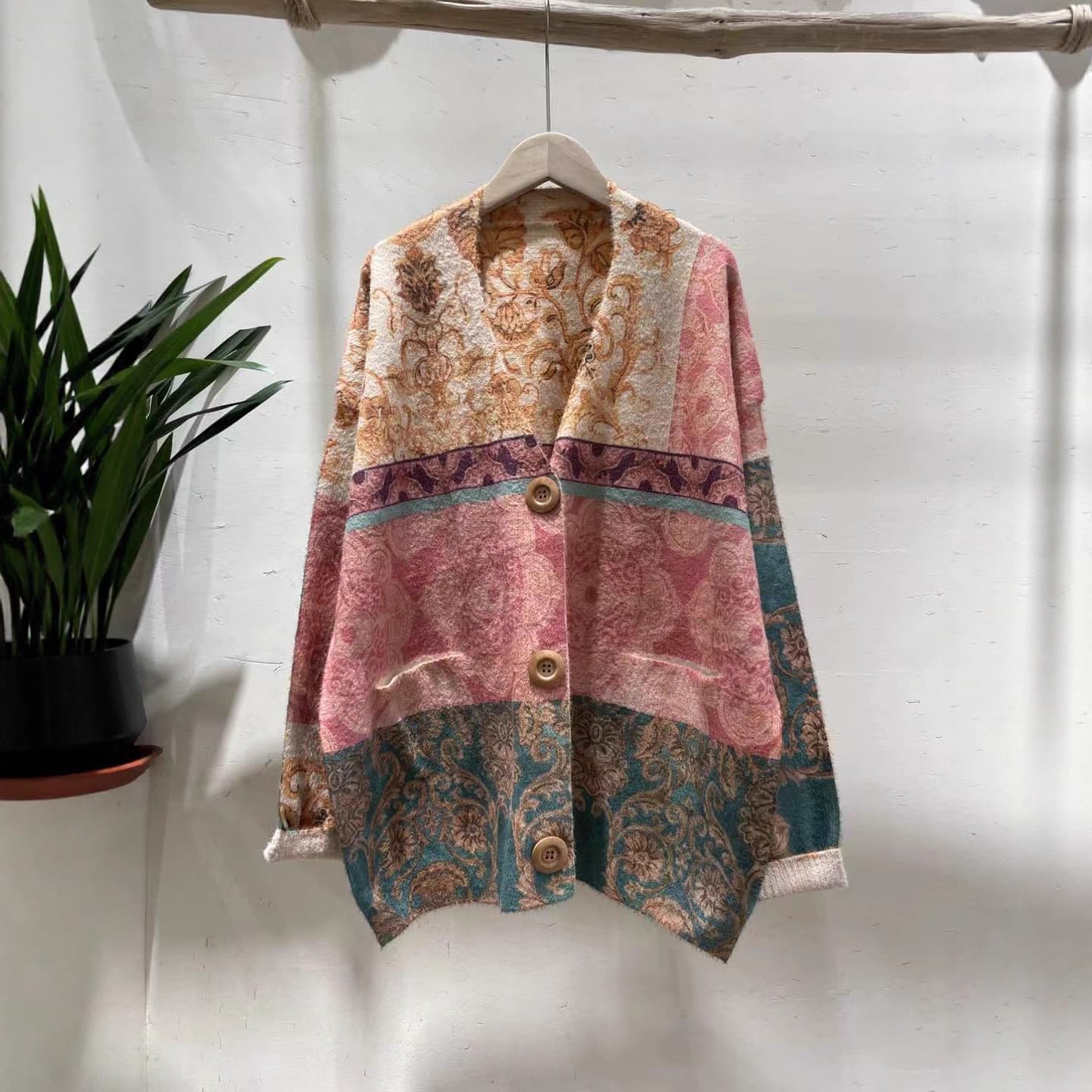 2025 New Autumn Winter Retro Printed Dyed Splicing V-Neck Cardigan Loose Versatile Mink Velvet Knitted Sweater Top for Women