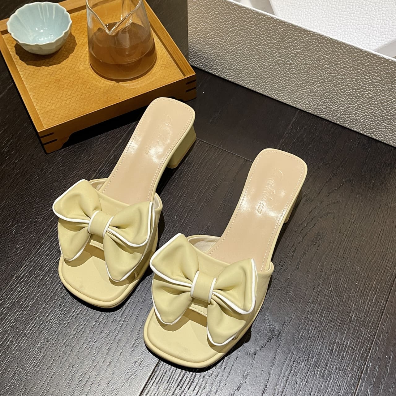 Trendy Korean-style Bow Flat Sandals for Women Outdoor 2026 Summer New Wholesale Non-slip Thong Sandals