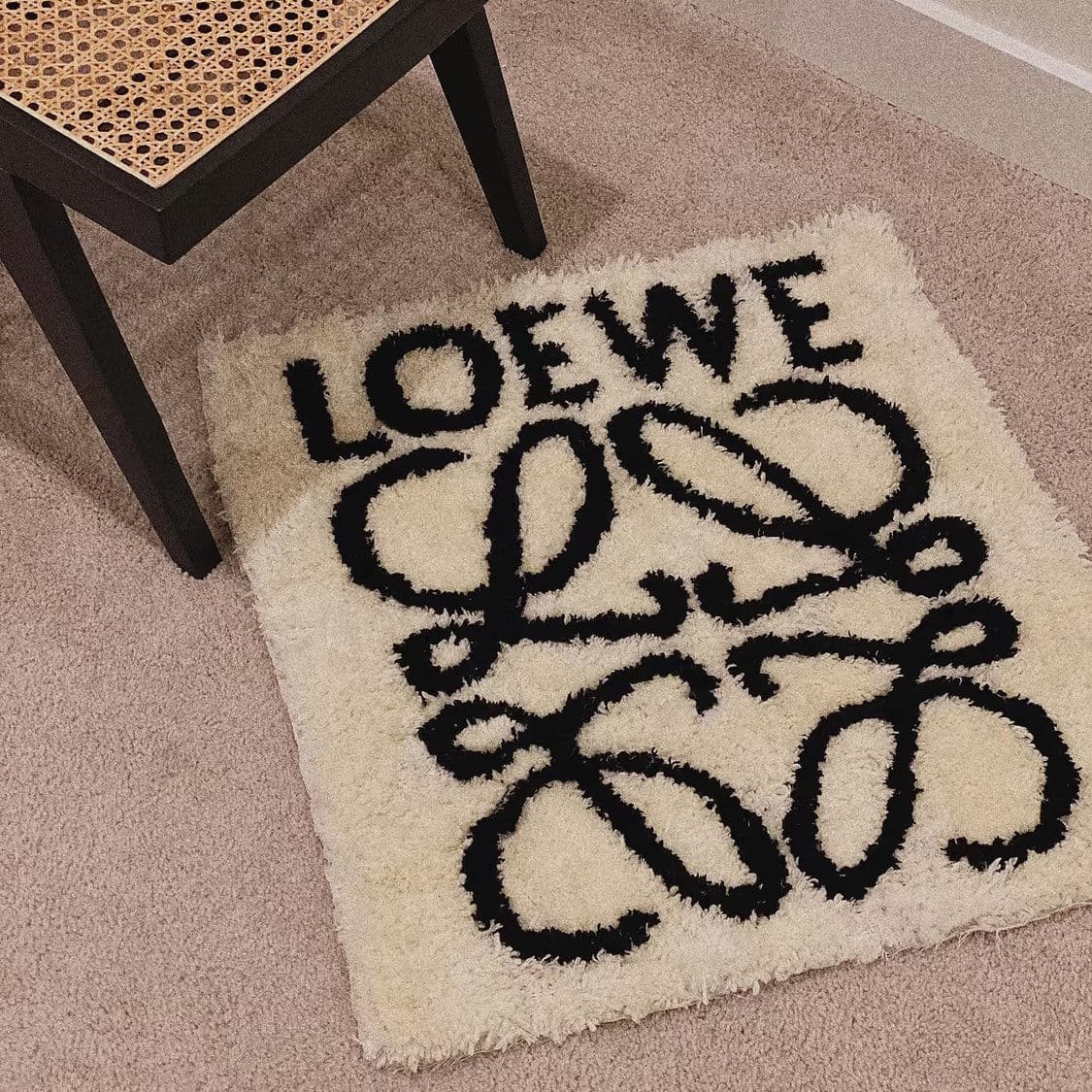 Cross-border Nordic Flocked Carpet, Living Room Wear-resistant Water-absorbent Non-slip Mat, Home Bedroom Thick Thermal Insulation Tufted Bedside Rug