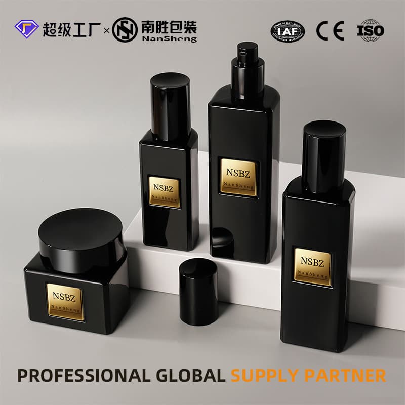 Manufacturer Cosmetic Glass Set Bottle 50g Cream Jar 100ml Pump Dispenser Glass Lotion Bottle