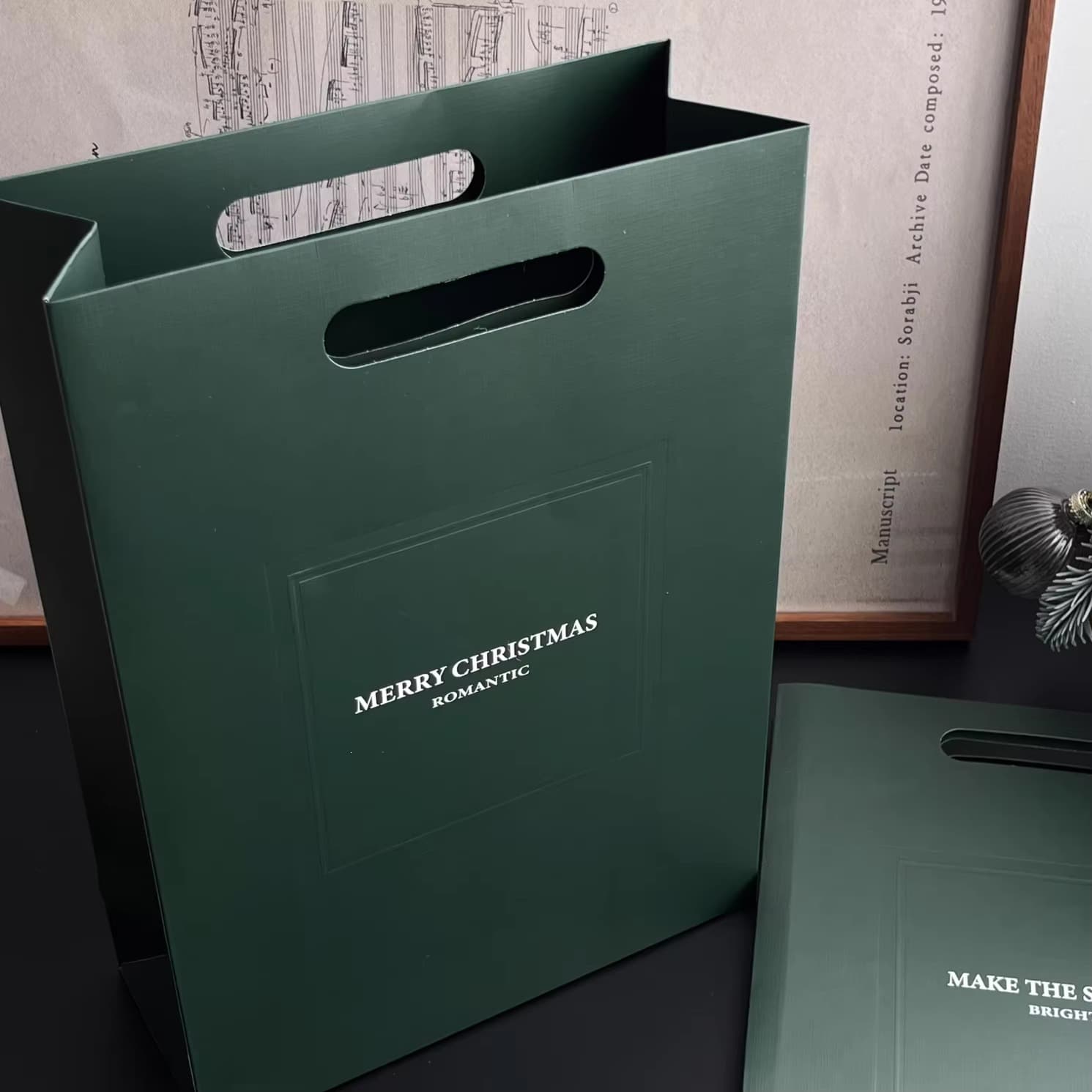 Jieyi custom made paper bag gift bag handbag factory price environmentally friendly gift bag with handle die-cut packaging bag