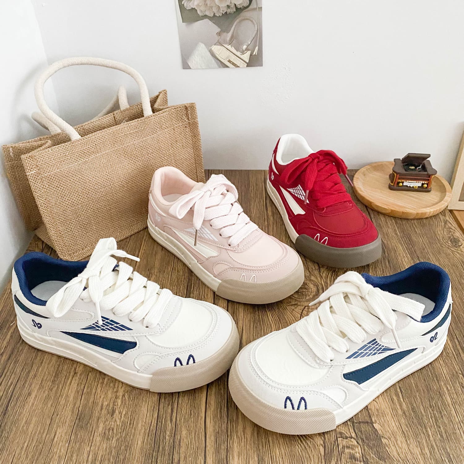 BE-6895 Latex Insoles / Hong Kong Style Thick-Soled Sneakers Women's Autumn New Arrival 2025 Hot Selling Niche German Training White Sneakers