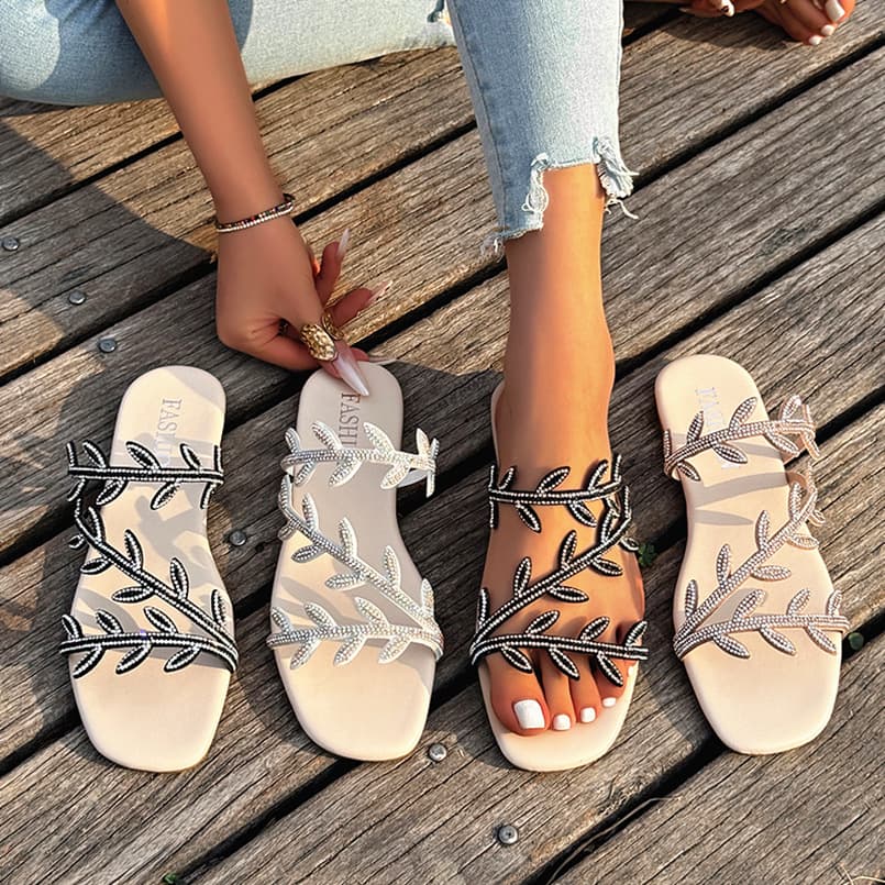 Flat Women's Outdoor Slippers 2026 Summer New Fashion Rhinestone Comfortable Slip-On Sandals, Export Large Size