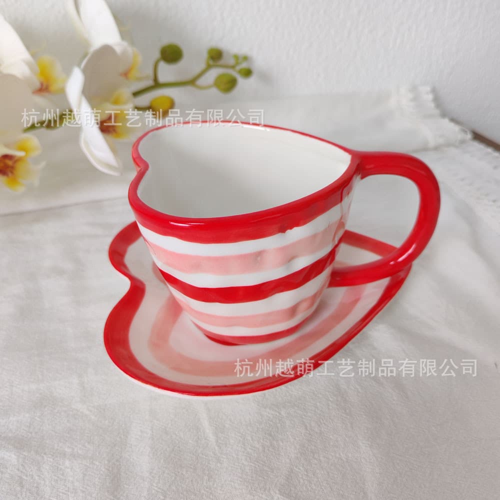 Red love-shaped creative mug foreign trade coffee cup and saucer afternoon tea ceramic cup and saucer set souvenir