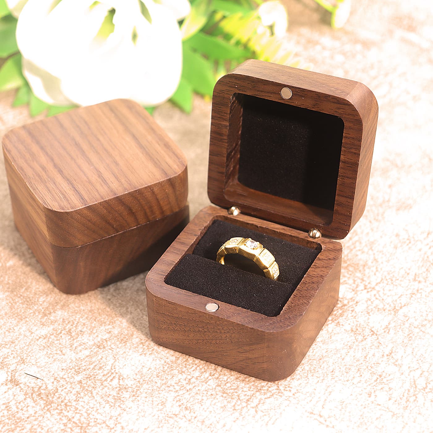 Engagement Ring Box Wooden Black Walnut Marriage Diamond Ring Jewelry Gift Packaging Storage Square 5.5cm Wooden Material