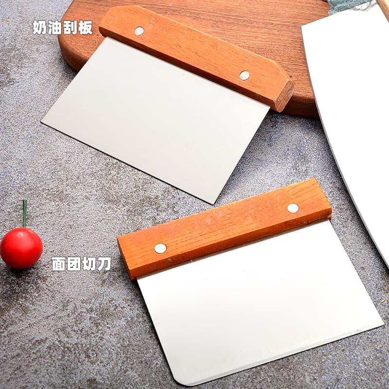Factory Wholesale Thickened Stainless Steel Wave Cutter Potato Cutter Kitchen Baking Flour Scraper Wooden Handle Cream Spatula