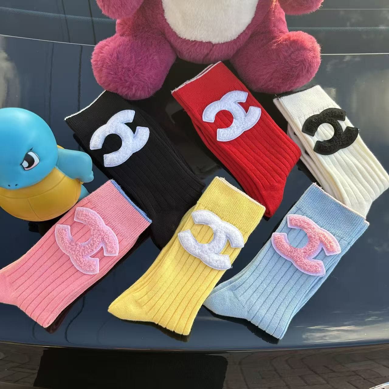 Women's Viral Fashion Socks with Label Decoration, European Style Double-Needle Chunky Socks, Wholesale