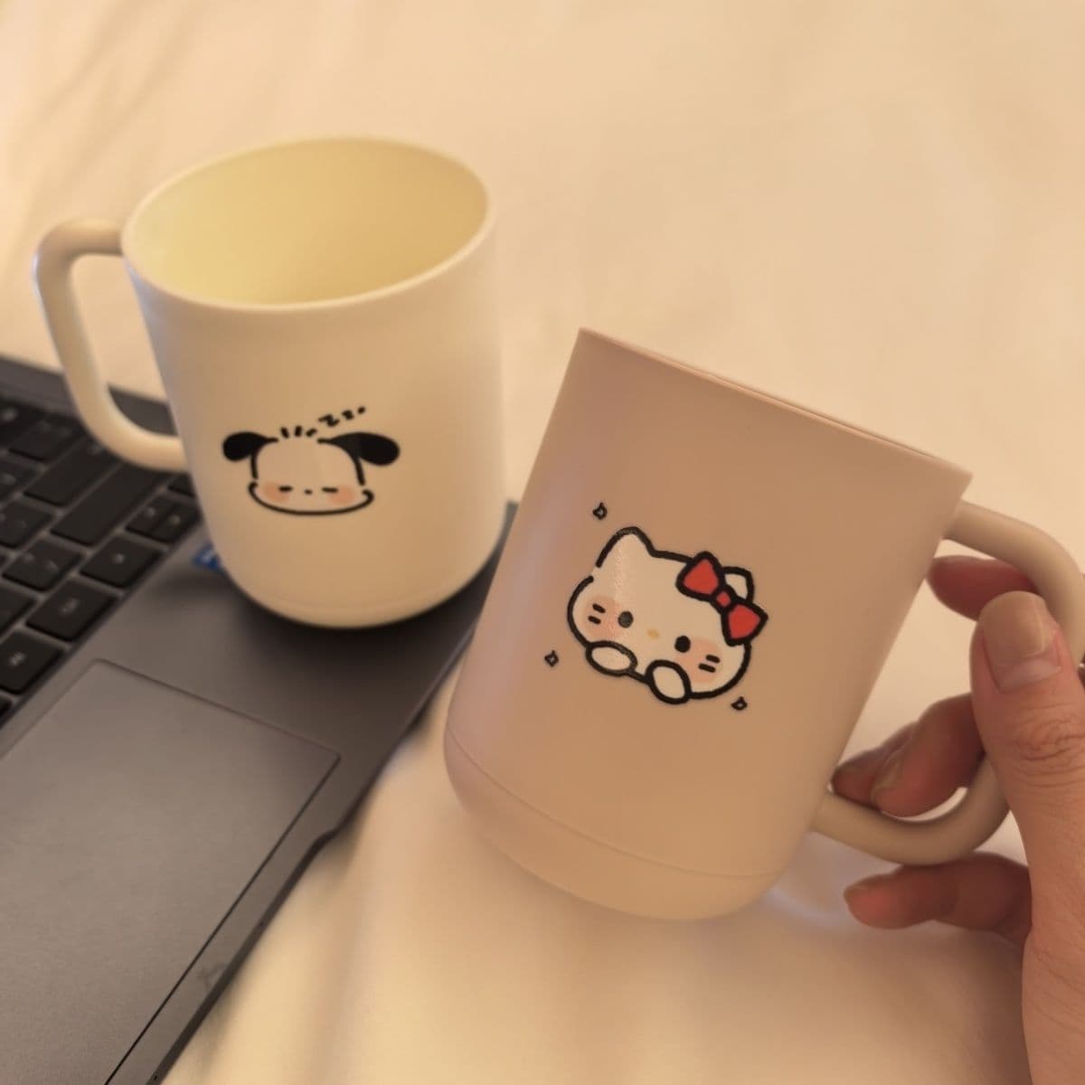 Cartoon washing and good-looking couple brushing teeth and gargling mouthwash cup student ins style super cute toothbrush cup