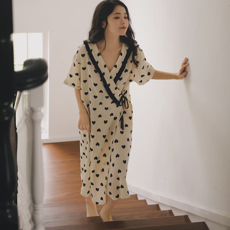 2025 Bubble Crepe Maternity Nursing Nightgown Summer Short Sleeve Postpartum Dress for Hospital and Breastfeeding