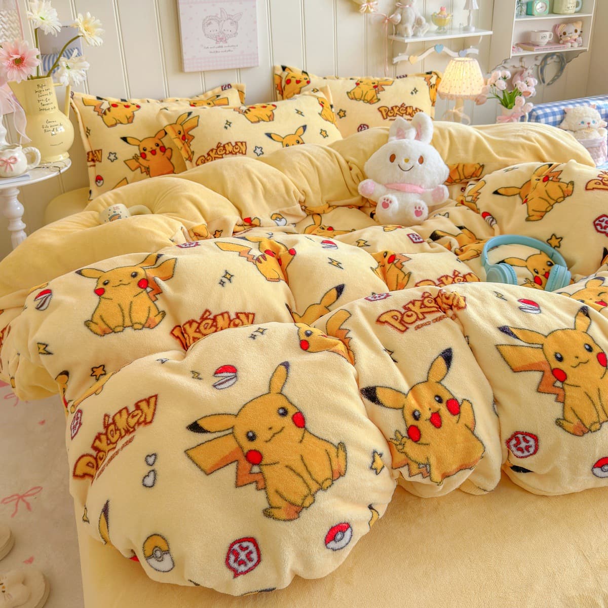 Cartoon milk fleece four-piece set, winter thickened warm double-sided fleece sheet and duvet cover, cute student dormitory three-piece set.