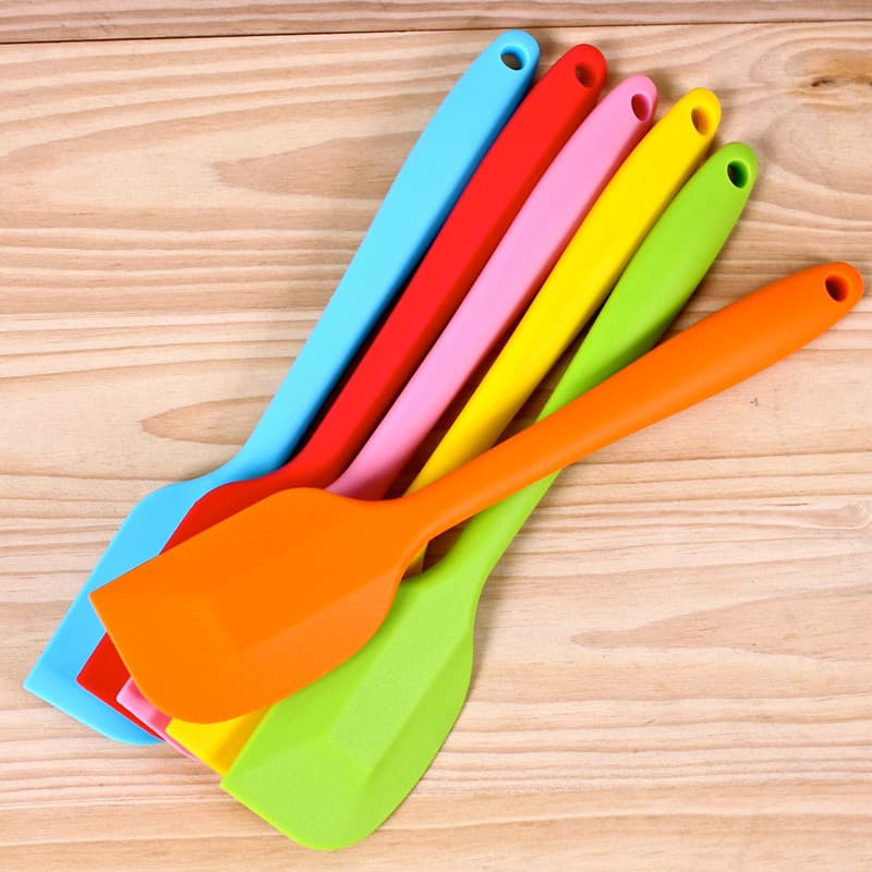 One-Piece Spatula Large Full-Cover Spatula Baking Tool Silicone Spatula
