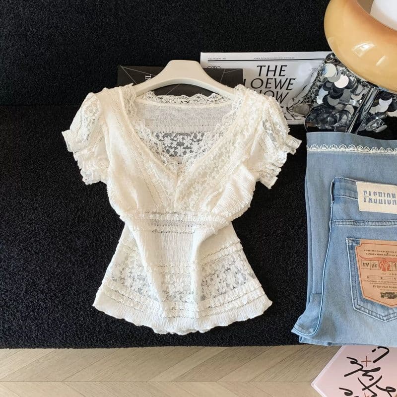 2026 new high-end jacquard lace French V-neck white top for women's summer outer wear, slimming and temperament top