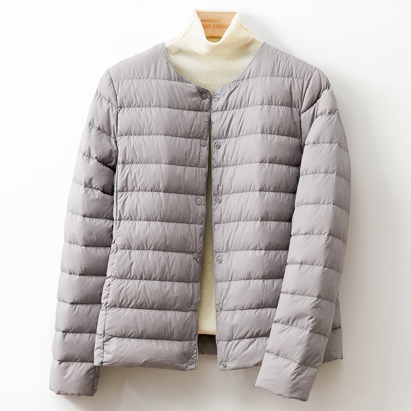 New National Standard 90% Down Cloud Puff Feel 2025 Autumn/Winter Warm and Lightweight Down Jacket for Women, Short Style, Crew Neck, Long Sleeve