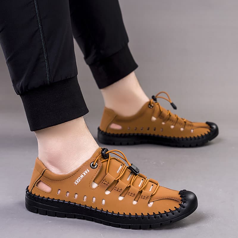 New Men's Sandals 2025 Summer Hollow-out Sandals Men's Cave Shoes Soft Sole Sandals Casual Shoes