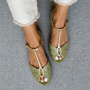 Amazon Export 2026 Summer Casual Flat Heel Women's Shoes 40-43 Large Size Fish Mouth Comfortable Sandals Women