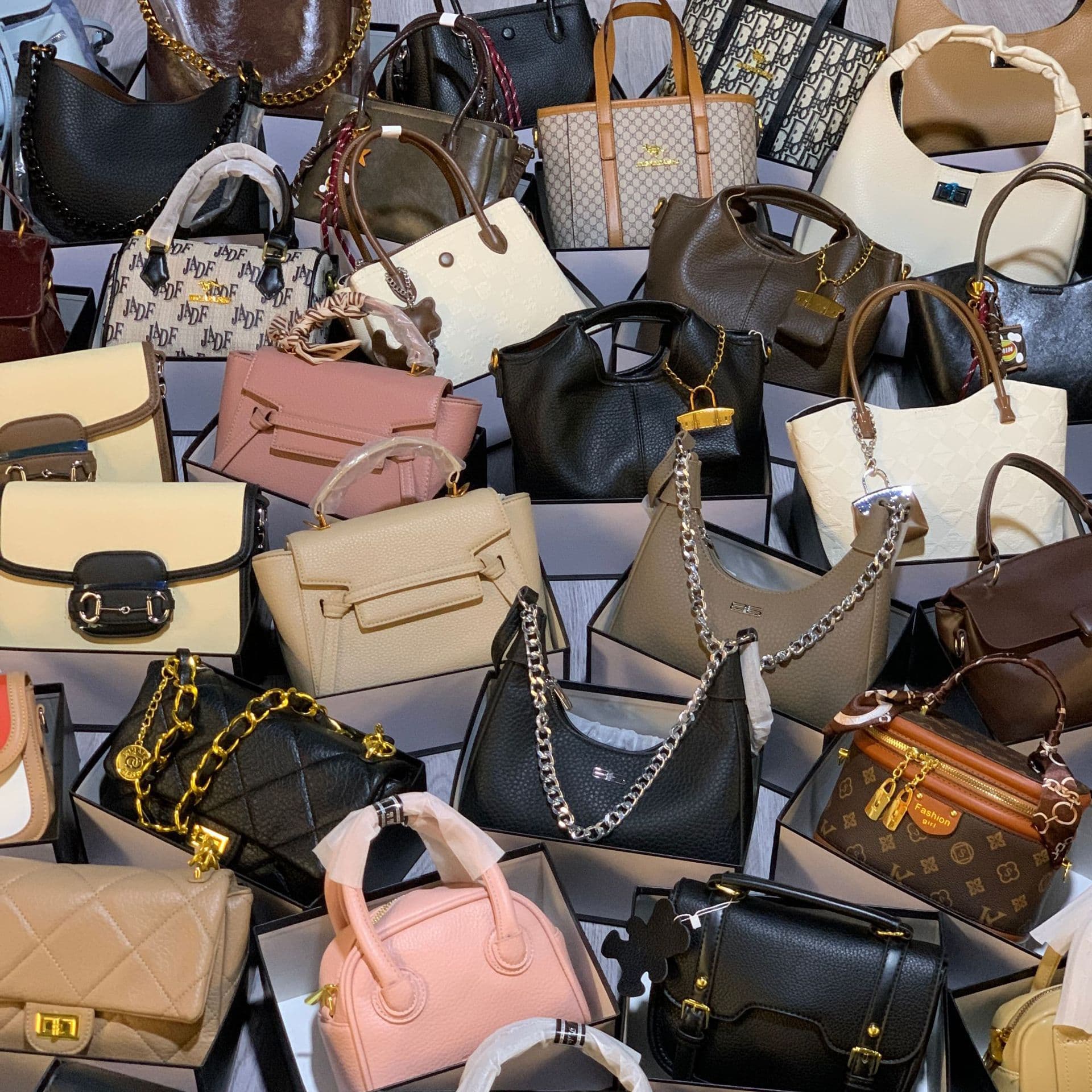 2025 New Brand Women's Handbags, Foreign Trade Stock, Wholesale, Cross-border Live Stream, Women's Shoulder Bag, Original Packaging