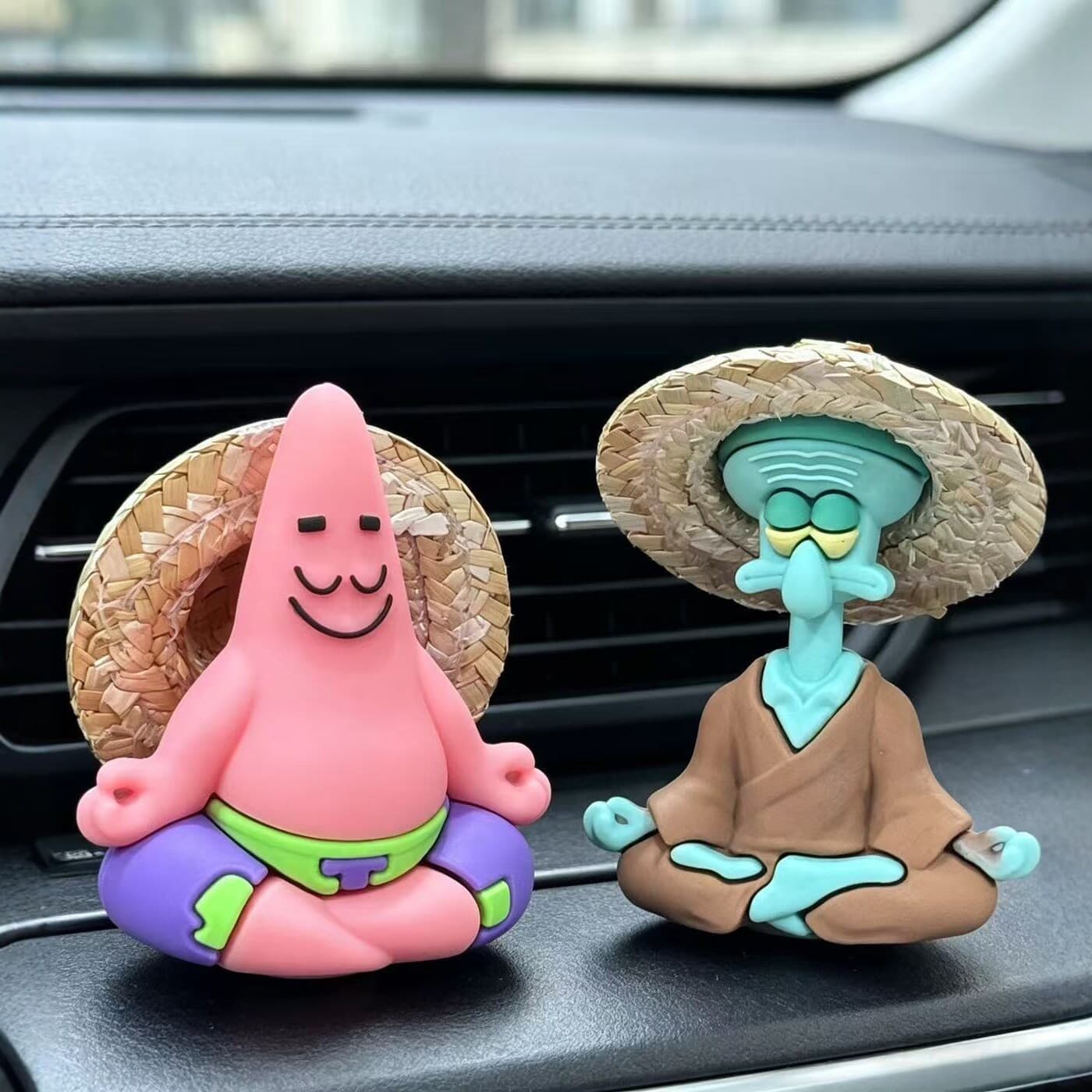 Patrick Star Squidward meditation car ornaments creative aromatherapy car interior decorations funny resin figures