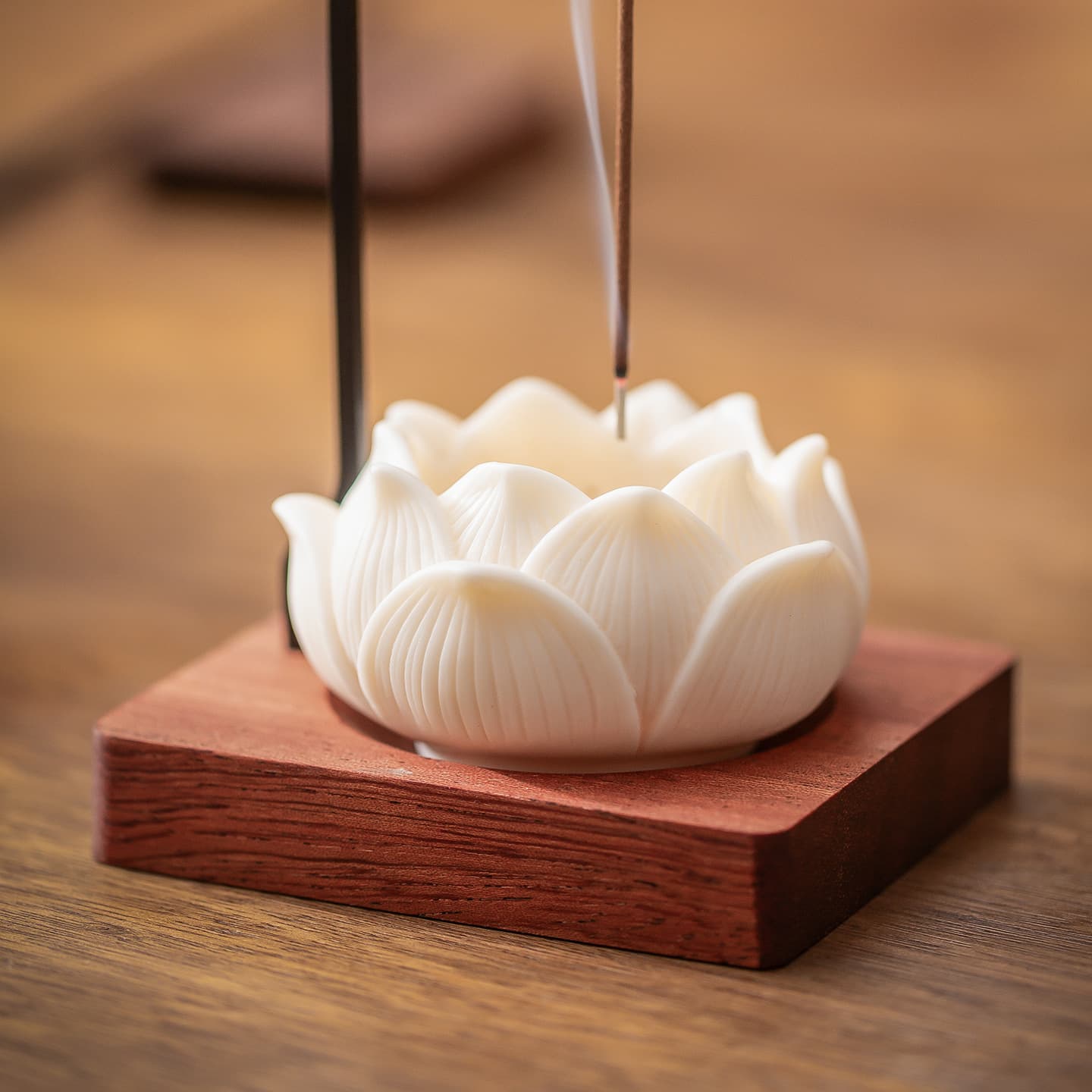 Upside-down incense holder for sandalwood and agarwood, home Zen aromatherapy burner, creative incense holder, niche Chinese-style hanging incense stand