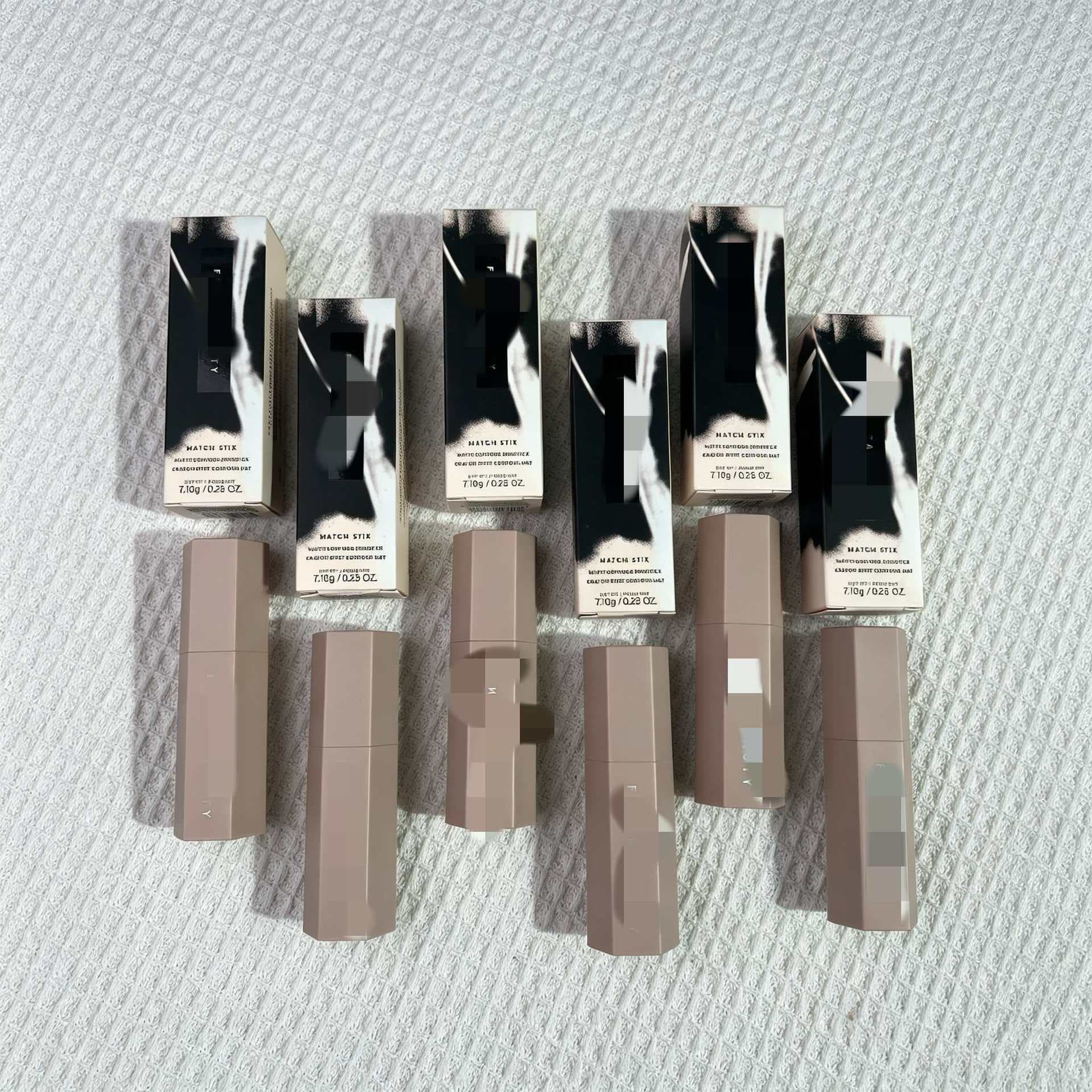Cross-border exclusive supply of fen-ty bea-u/ty Rihanna contouring stick and contouring cream shadow nose shadow three-dimensional contour