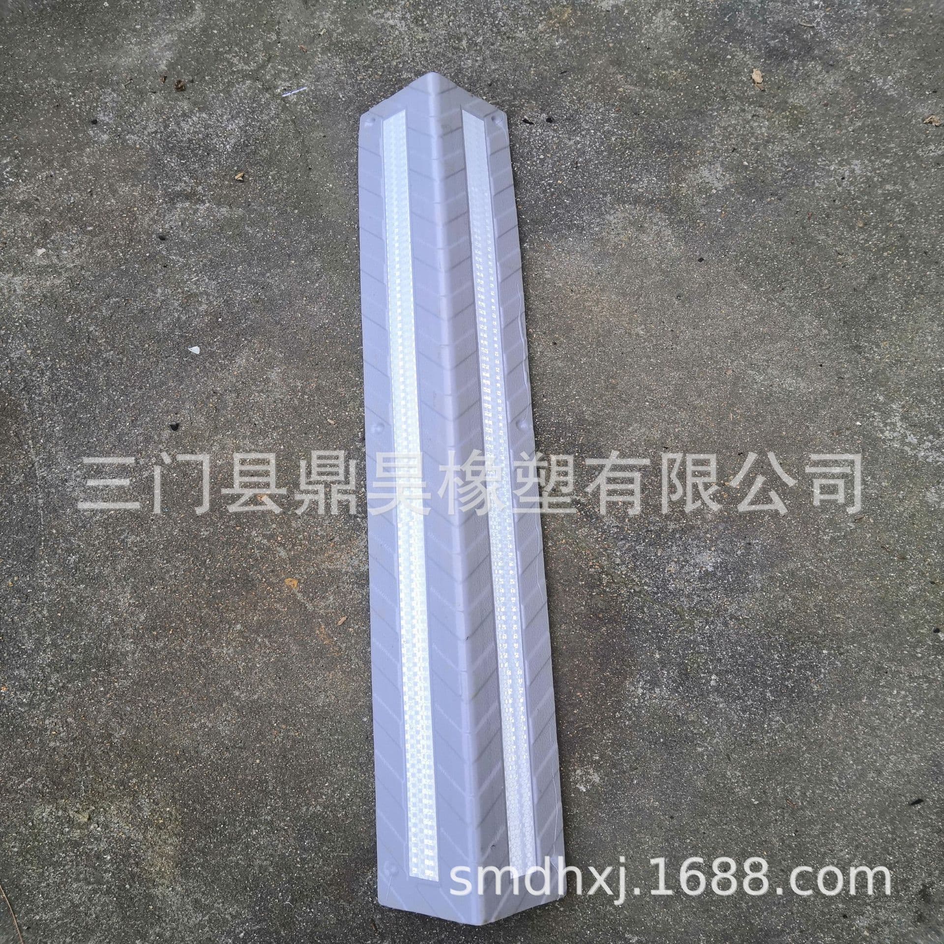 Rubber and plastic corner protector, wall corner straight strip film, corner protector, corner column protective glue, underground garage column reflective strip