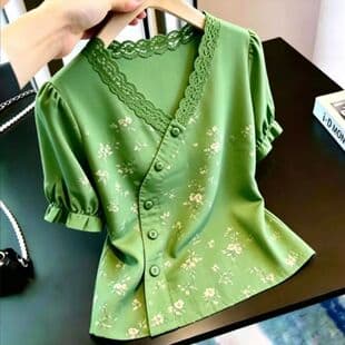 Fresh Short Sleeve Blouse Women 2026 Summer Stylish Design Loose Green Lace Trim V-Neck Top