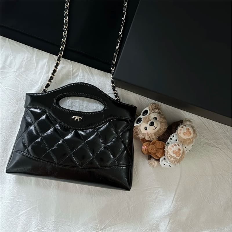 26 New Style Small Fragrance Style Retro Versatile 31bag Genuine Leather Diamond Chain Shoulder Women’s Bag High-end Handheld Crossbody Bag