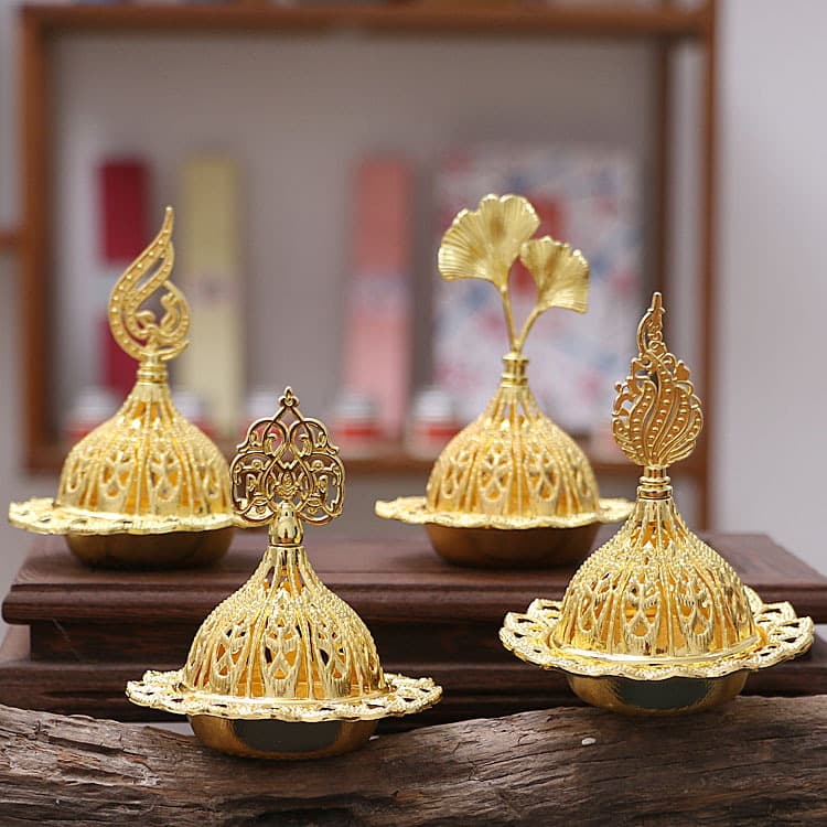 Cross-border Arabic Incense Burner Gold Small Hollow Sandalwood Tower Incense Burner Creative Middle Eastern Metal Aromatherapy Burner