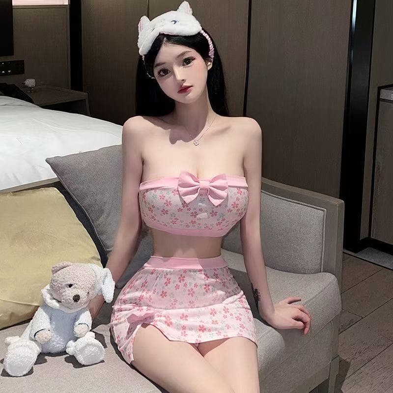 Fresh and cute strapless mini dress set for young girls, floral print, sexy busty maid lingerie, sweet and seductive without needing to be removed.
