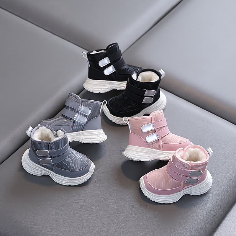 Winter fleece-lined, thickened snow boots for 2-4 year old babies, non-slip, soft-soled, warm, lightweight, waterproof cotton shoes for boys and girls.